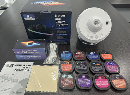 13-in-1 Galaxy Projector Lamp – Draaibare Sterrenhemel